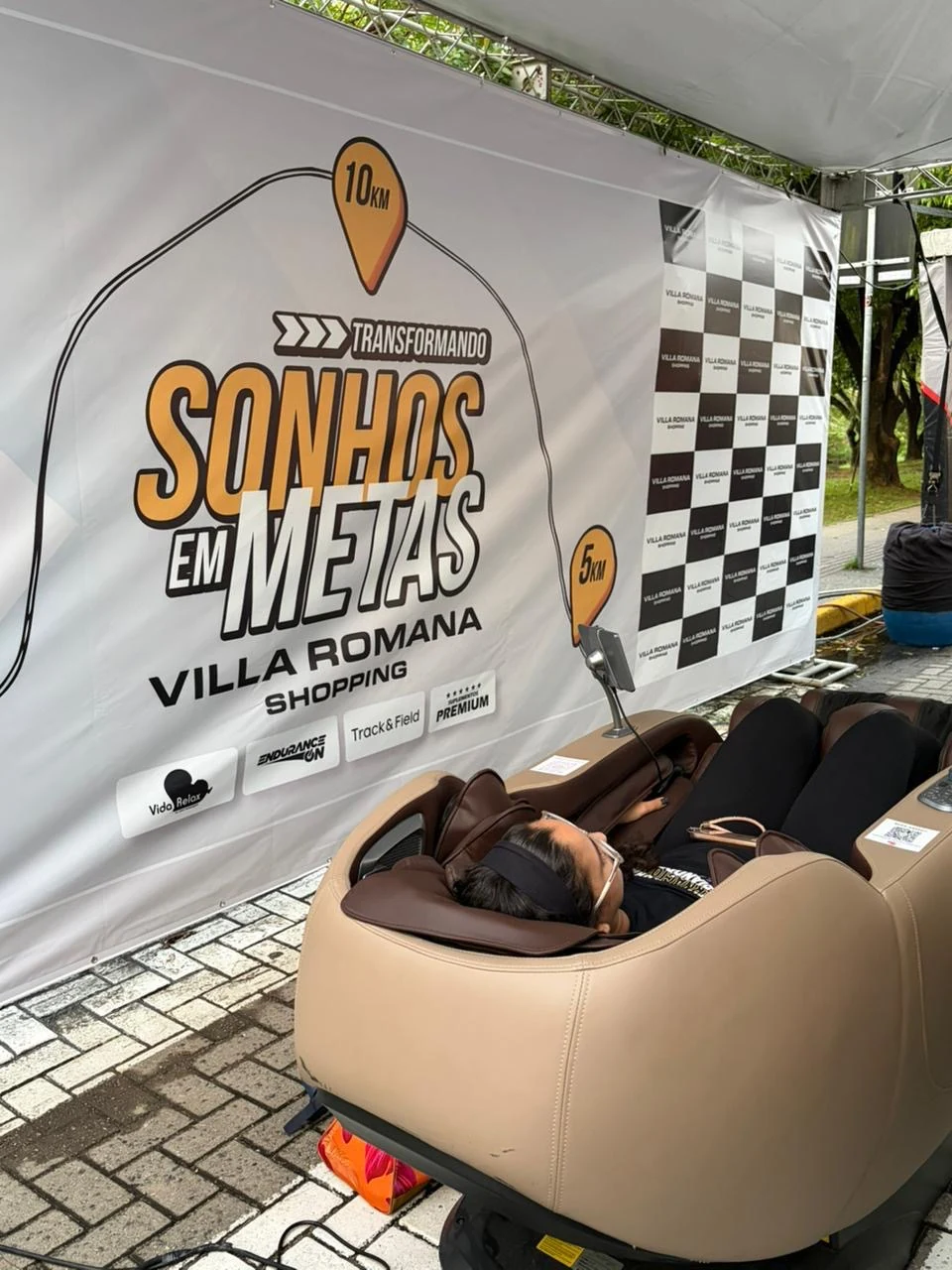 Área lounge com poltronas iRest