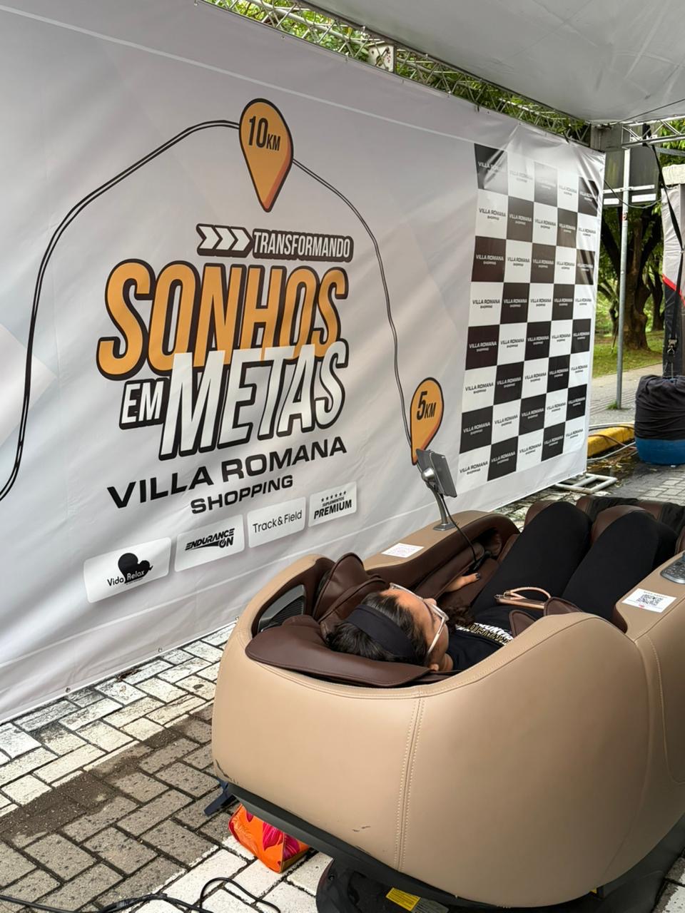 Área lounge com poltronas iRest